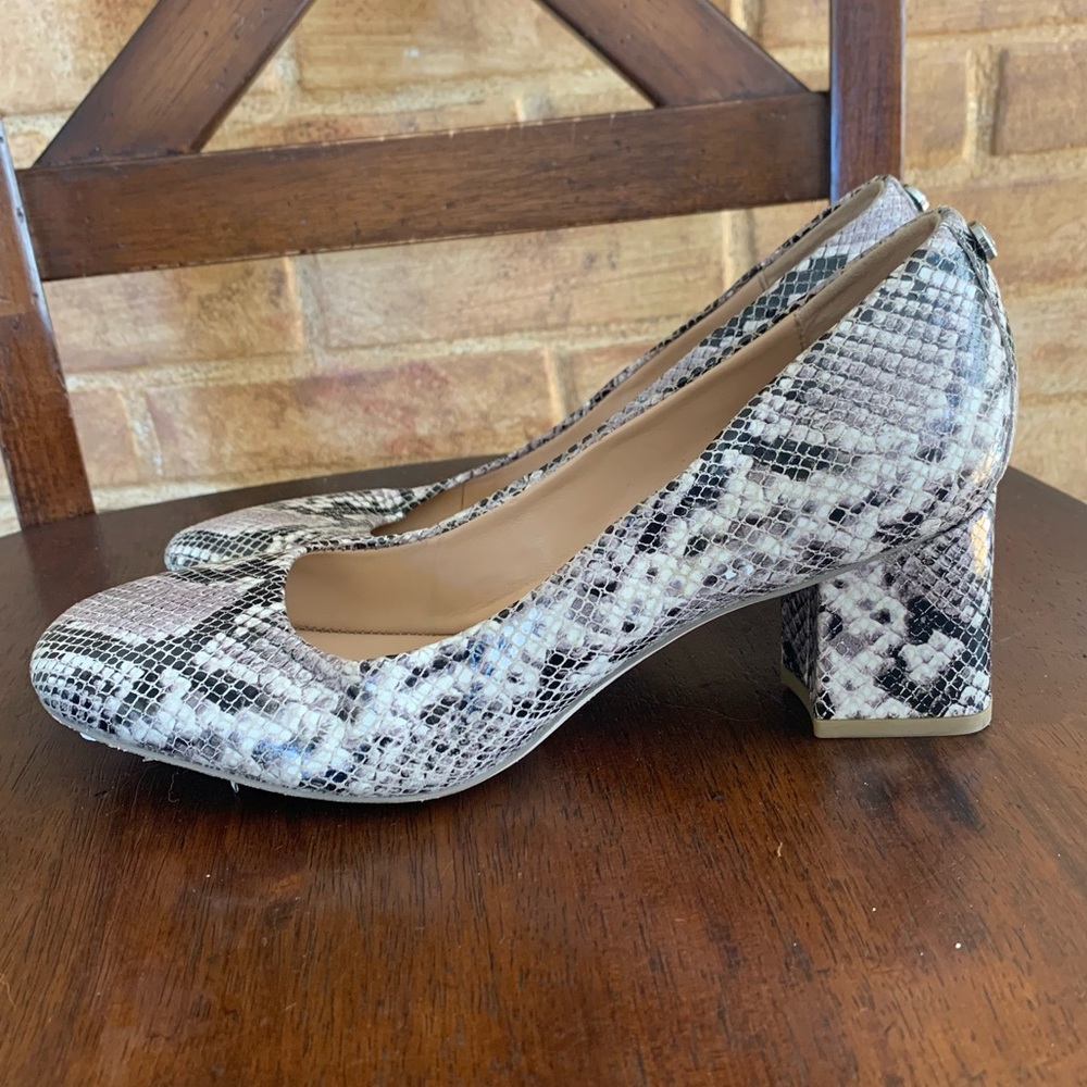 Donald J. Pliner Snake Skin Heels Size 9